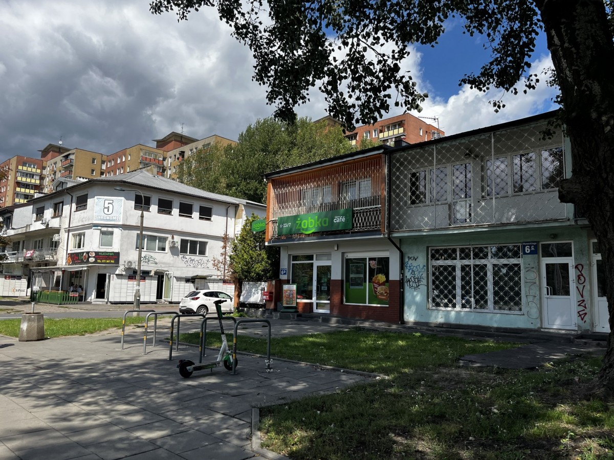 Odstąpię pawilon handlowy z witryną na główną ulic — zdjęcie 1