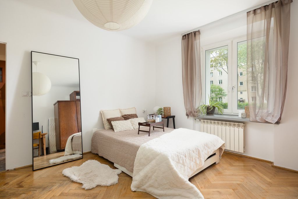 Kawalerka z dużą jasną kuchnią  Budynek z cegły — zdjęcie 1