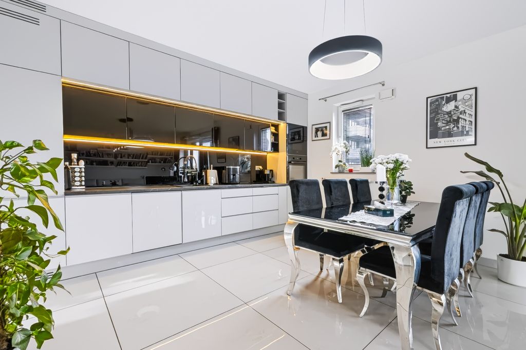 Wilanów  3 pokoje  79 m²  2 Łazienki — zdjęcie 1