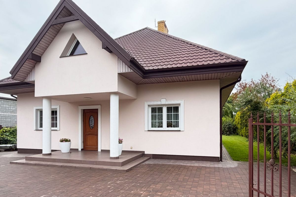 Dom pełen światła i przestrzeni — zdjęcie 3