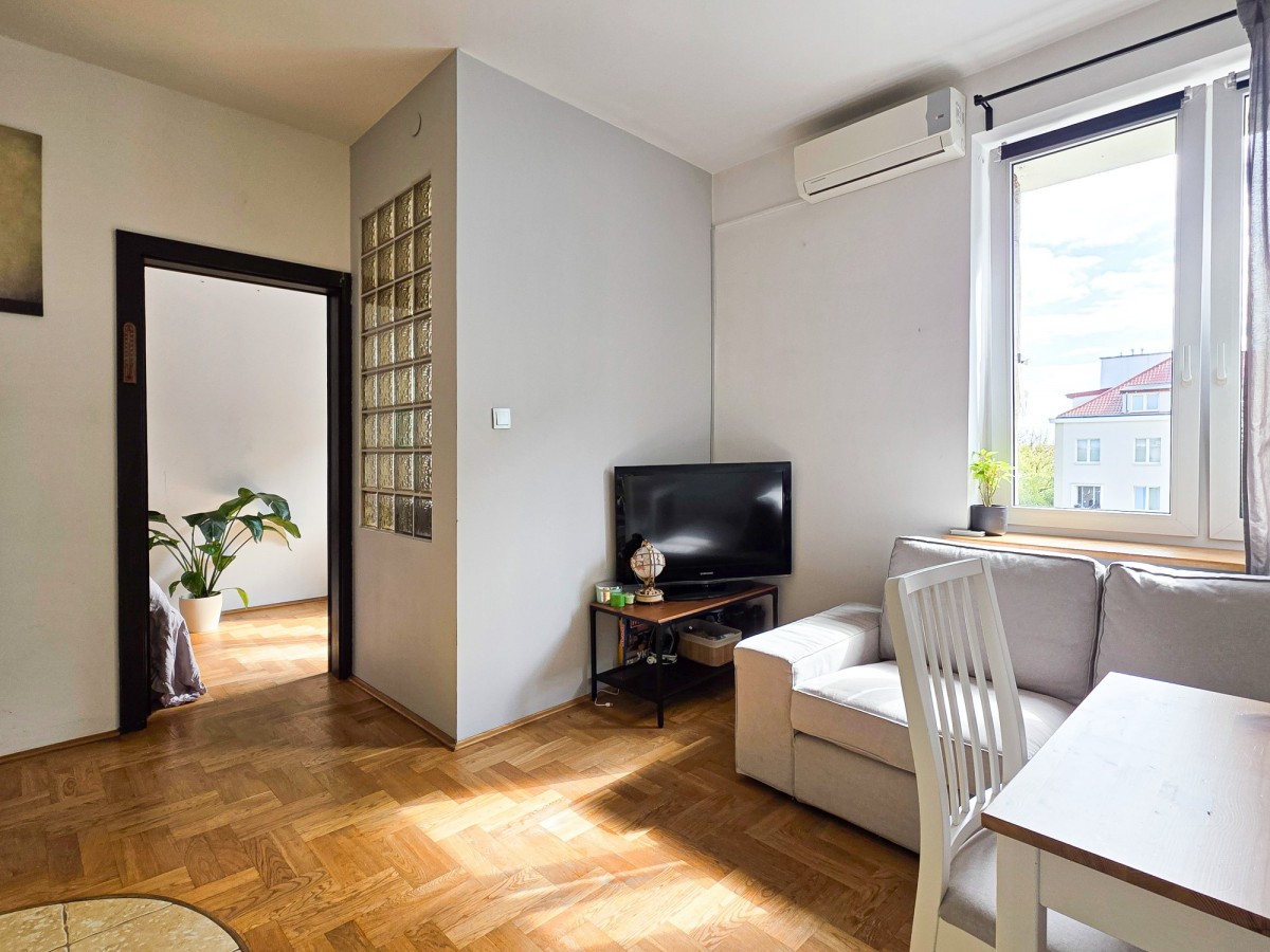 Dla młodych dobra inwestycja | blisko Łazienek — zdjęcie 1