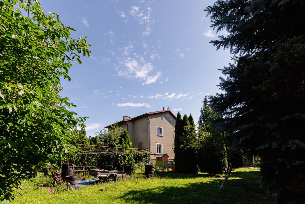 Dom 155m² z działką 1 075 m² | Dobra lokalizacja — zdjęcie 1