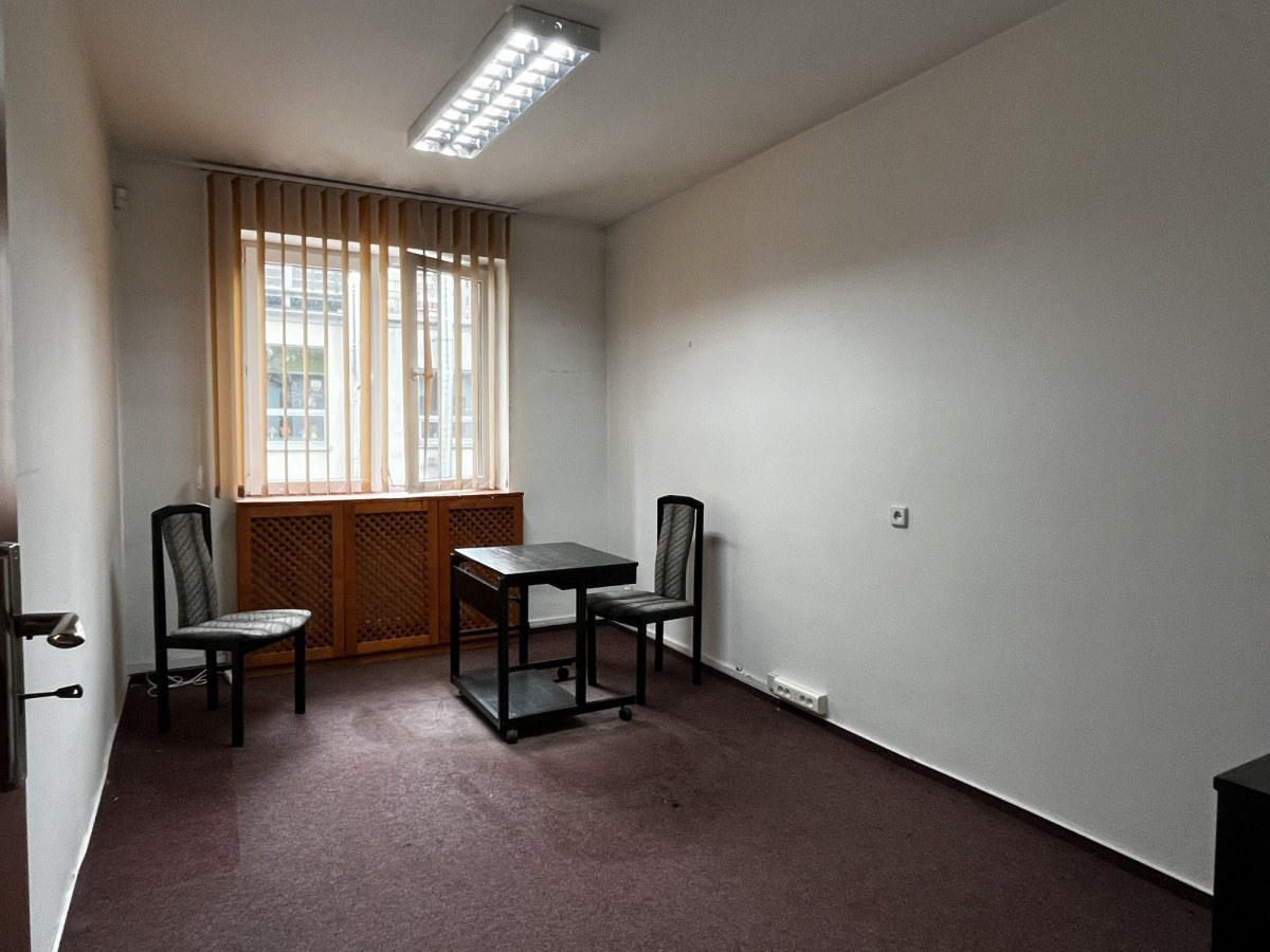 Odstąpię pawilon handlowy z witryną na główną ulic — zdjęcie 4