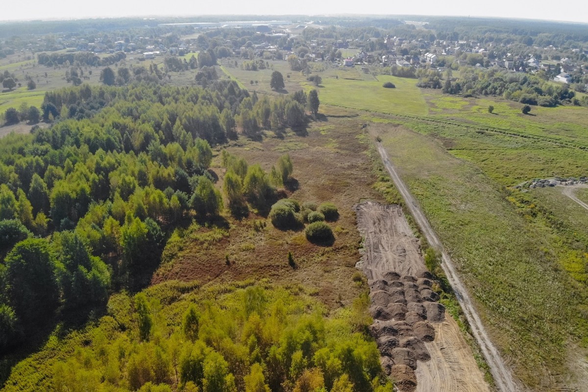 Atrakcyjna działka w Nadmie – 4500 m² w zielonej o — zdjęcie 3