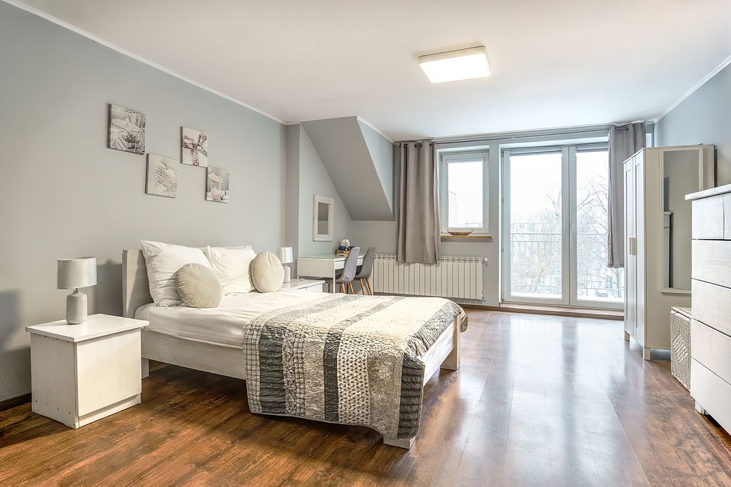 Warszawa Praga Pd kamienica, hotelik — zdjęcie 1
