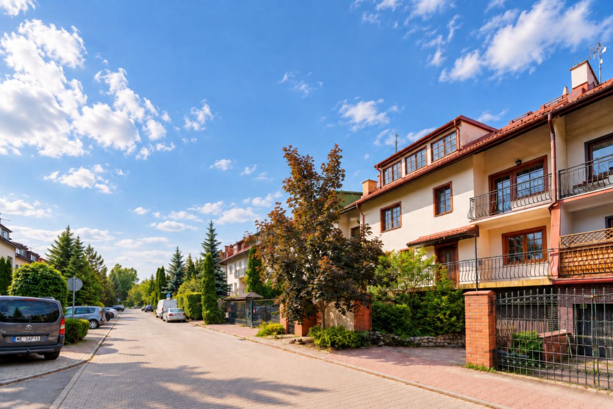 Segment przy lesie, 6 pokoi, 4 miejsca parkingowe — zdjęcie 1