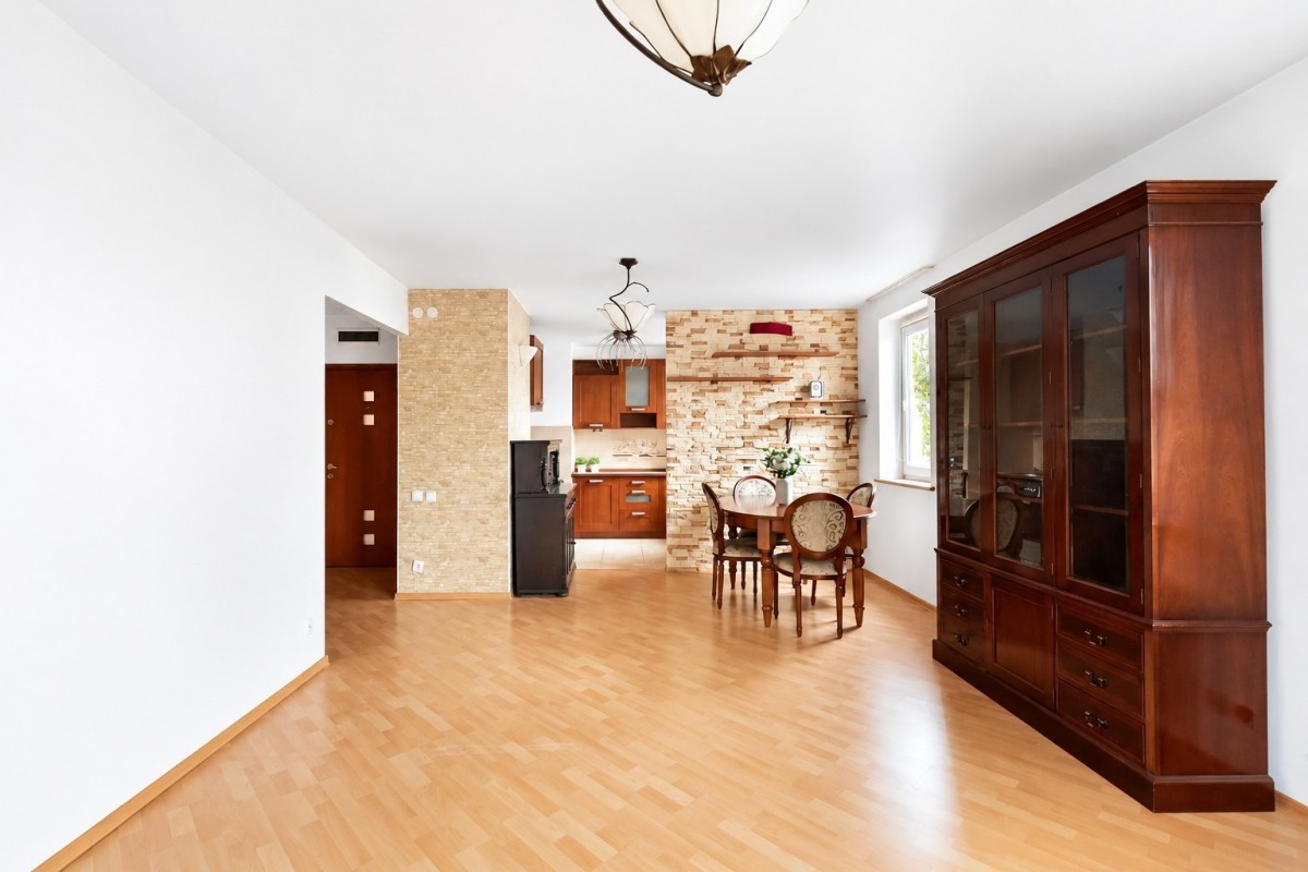 2-Pokoje Balkon Garaż Ciche Do wprowadzenia — zdjęcie 2