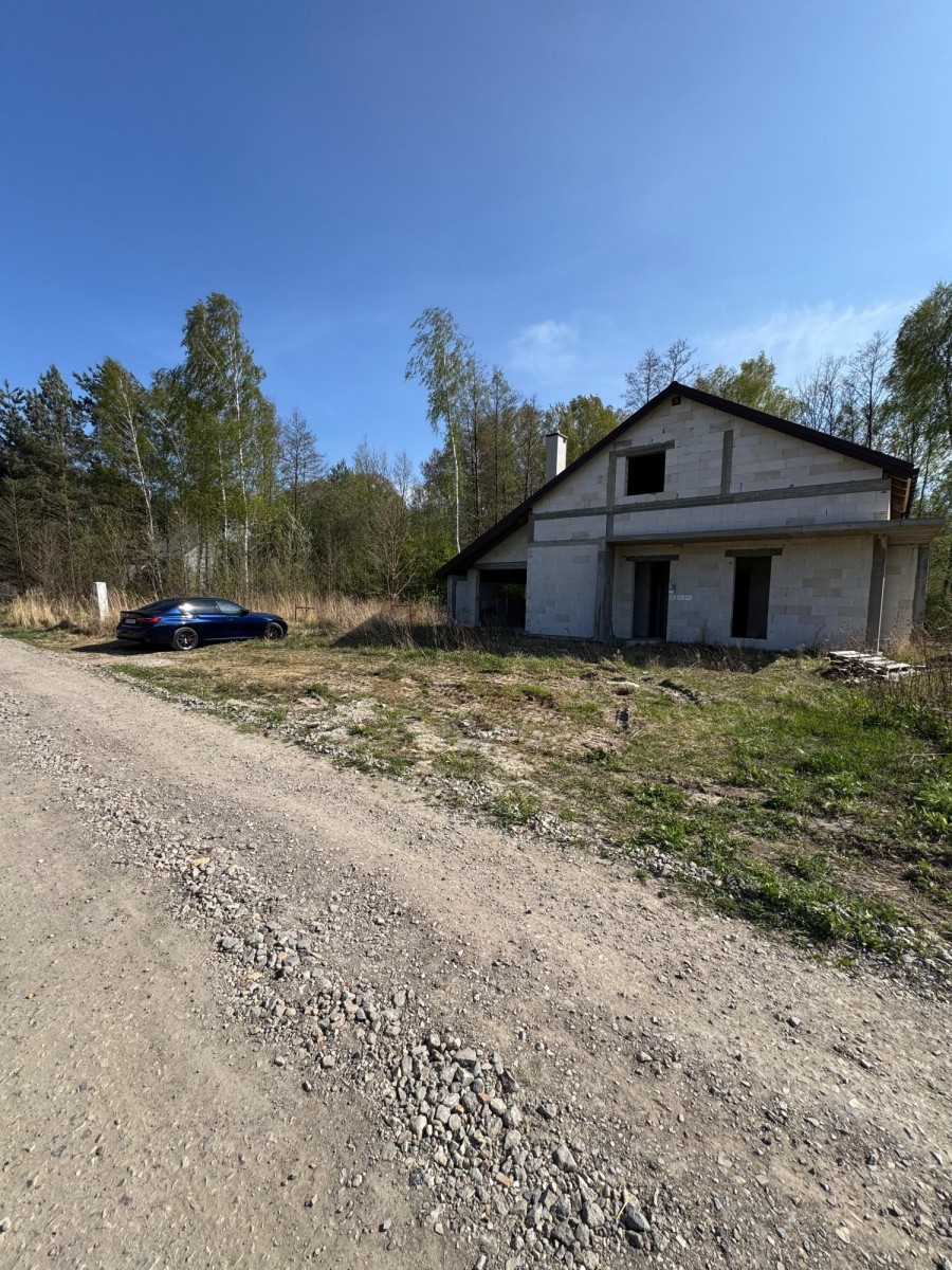 Dom w stanie surowym — zdjęcie 3