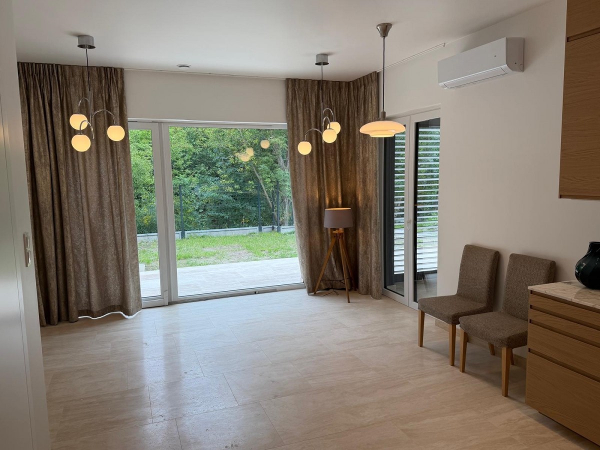 Nowoczesny dom 125 m² + taras 40 m² blisko lasu — zdjęcie 1