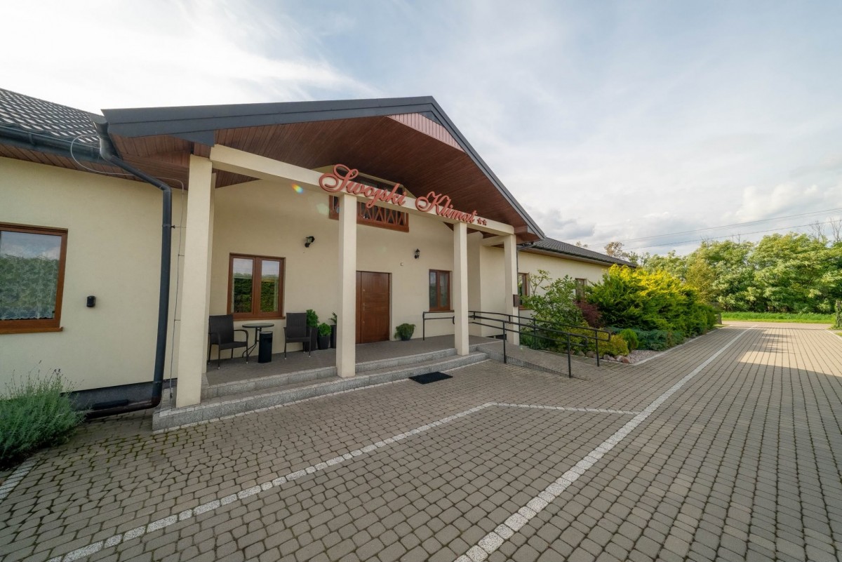 HOTEL NA SPRZEDAŻ – SIEDLIN, GMINA PŁOŃSK | BLISKO — zdjęcie 1