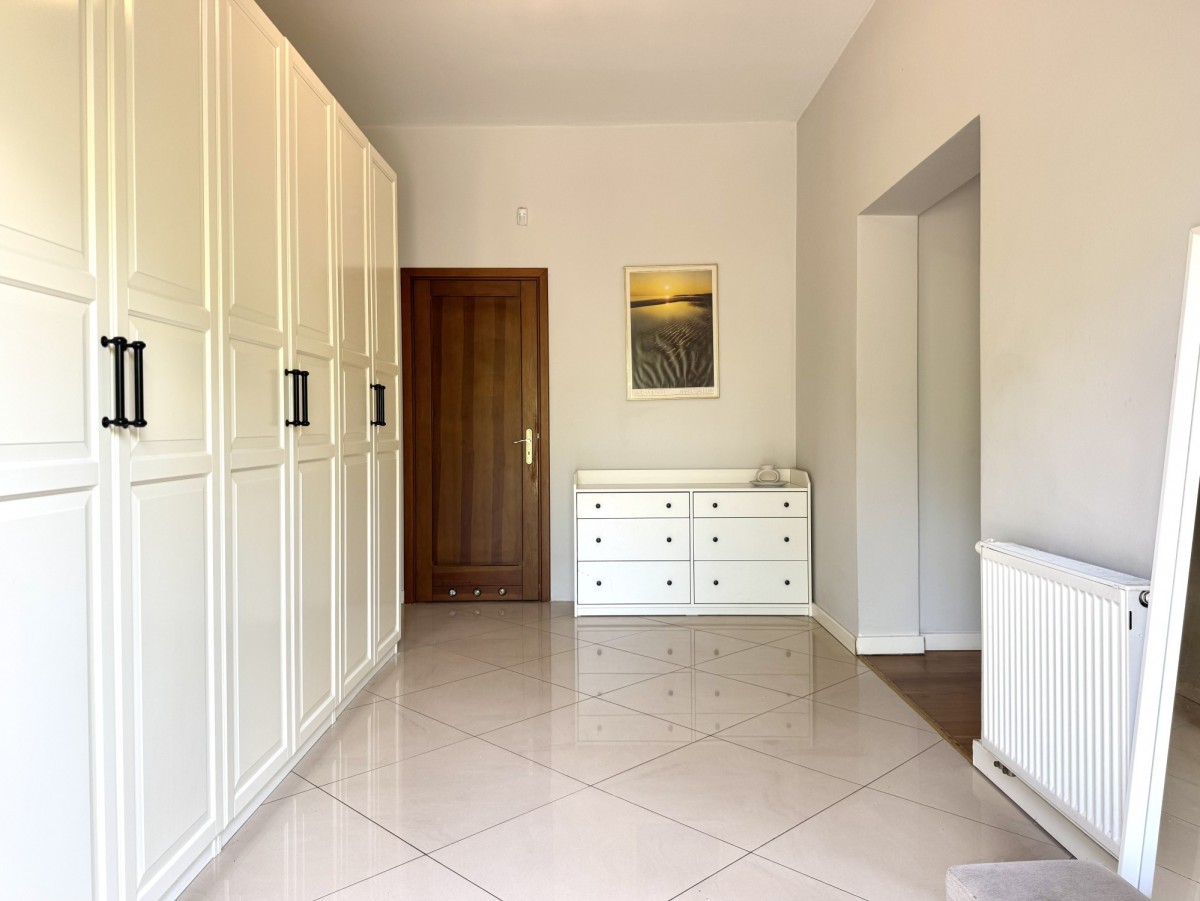 Dom Wolnostojący, 15km od Warszawy, 1500m2 działka — zdjęcie 3