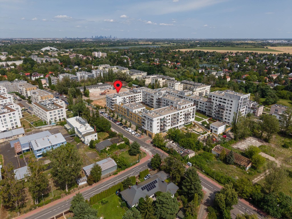 Inwestycyjnie  53,5 m²  Pruszków  Lokal — zdjęcie 1