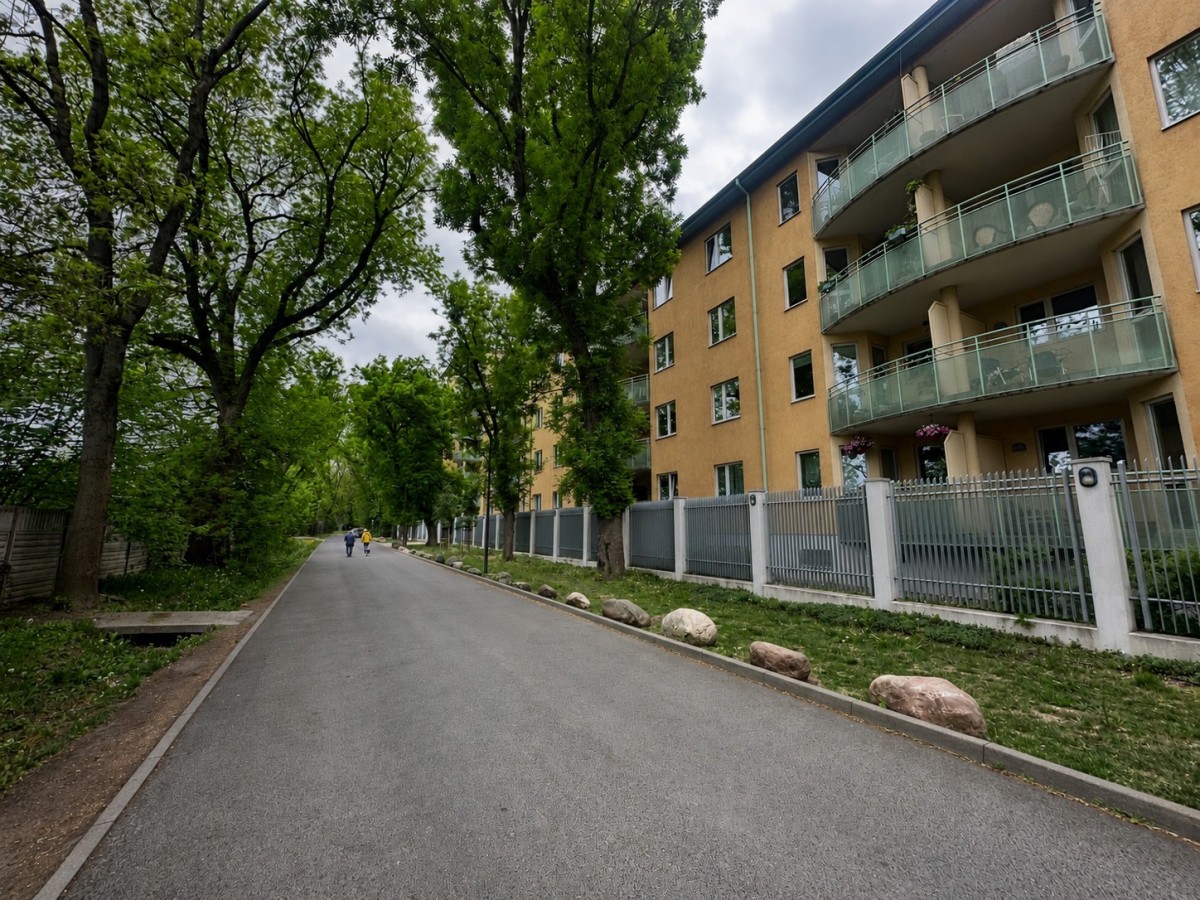 91,6 m² + Komórka + Garaż + Balkon + Zieleń — zdjęcie 4