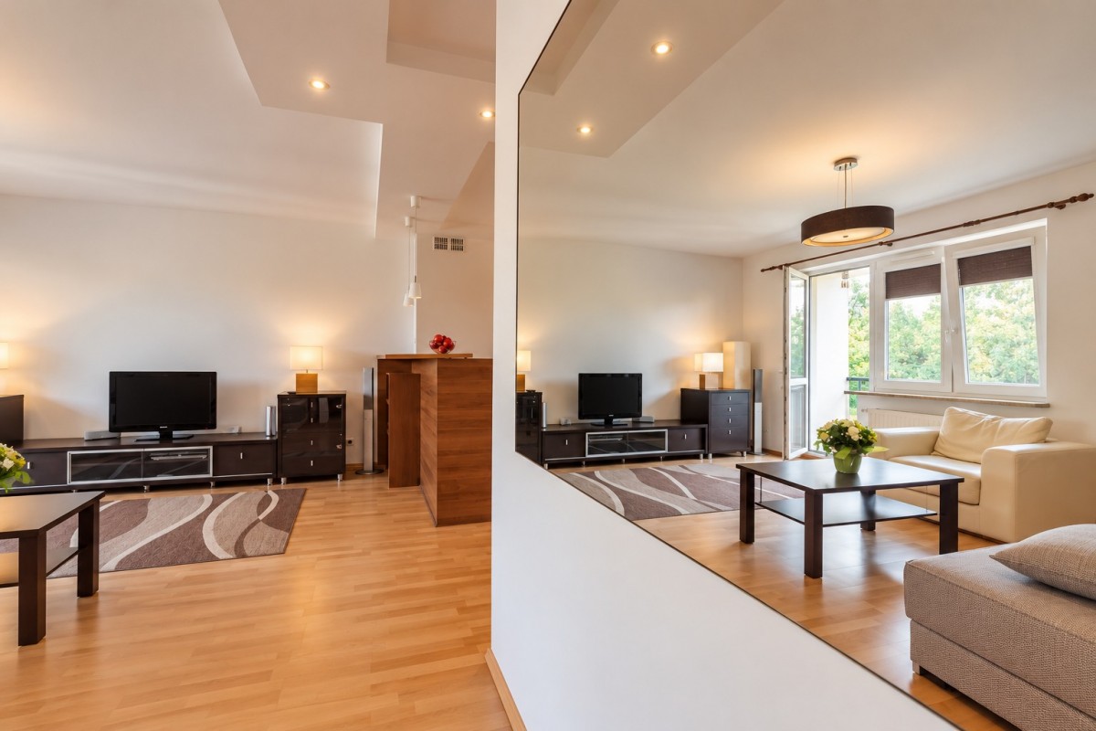 Duże 2 pokojowe mieszkanie, balkon, garaż — zdjęcie 4