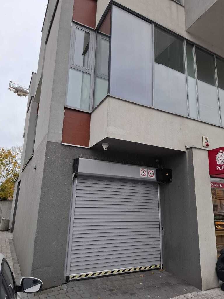 Funkcjonalna hala garażowo-magazynowa 346 m² z win — zdjęcie 1