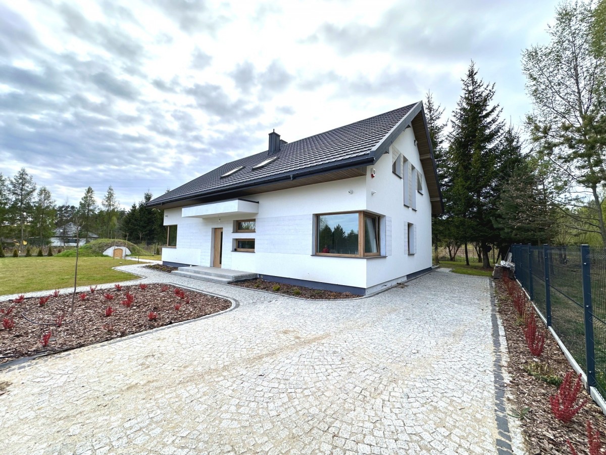 Nowy wyposażony dom 212m2 | 5 sypialni | 1050m2 — zdjęcie 1