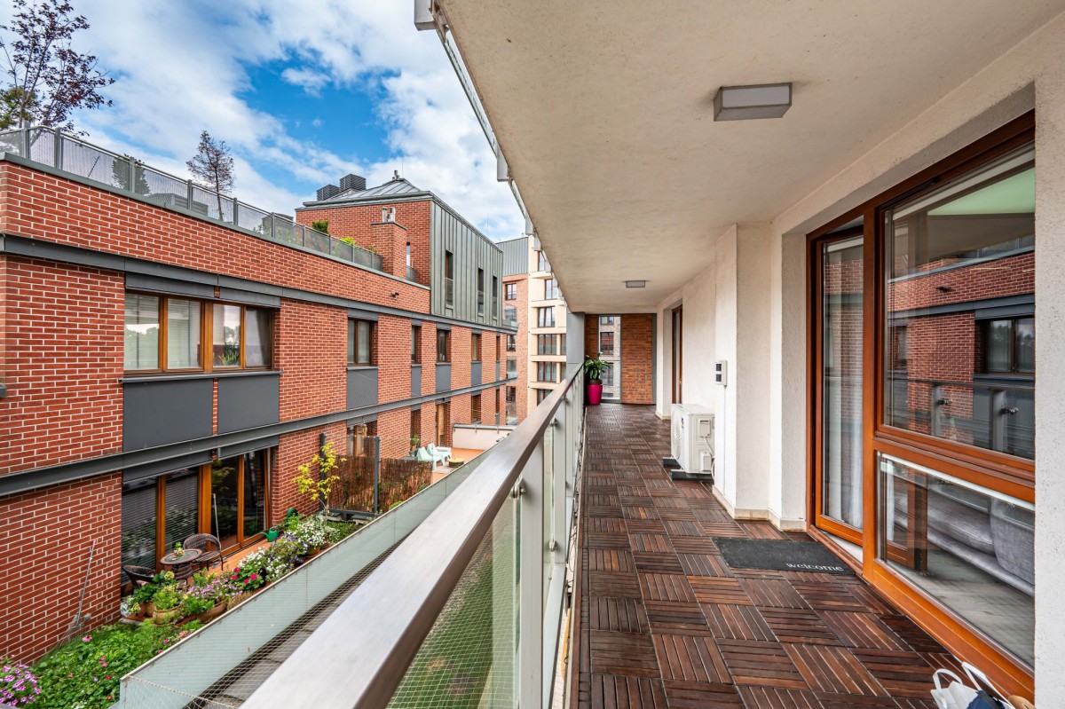PORT PRASKI 3 pokoje, taras 40m2 — zdjęcie 5