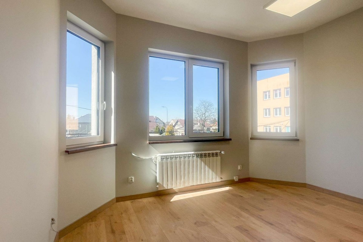 Lokal biurowy 16m2 do wynajęcia od zaraz — zdjęcie 2