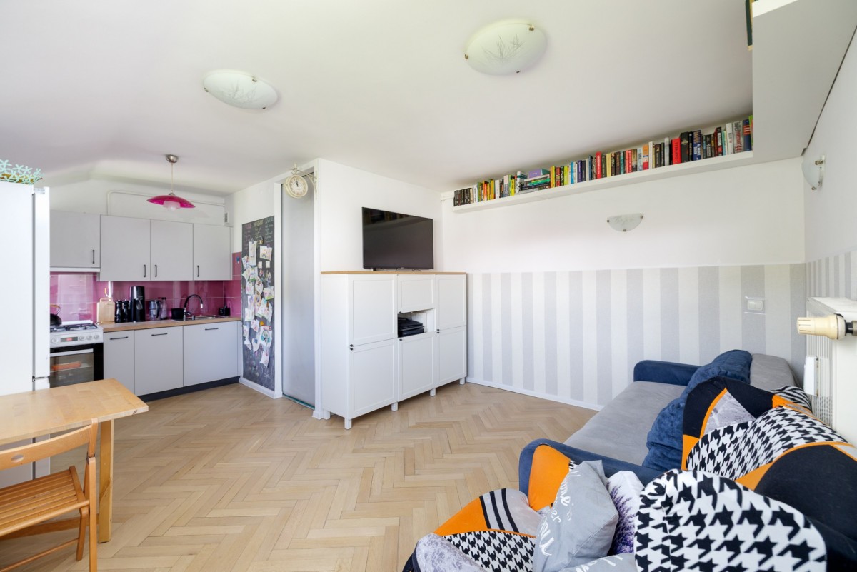 2 pokoje 27m2+8m2 dodatkowej przestrzeni. — zdjęcie 1