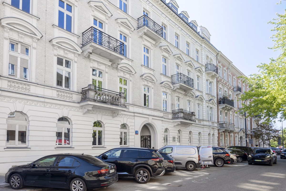 Piętro w kamienicy po renowacji przy Pl. 3 Krzyży — zdjęcie 4