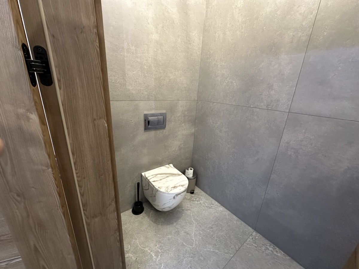 Nowy wyposażony dom 212m2 | 5 sypialni | 1050m2 — zdjęcie 5