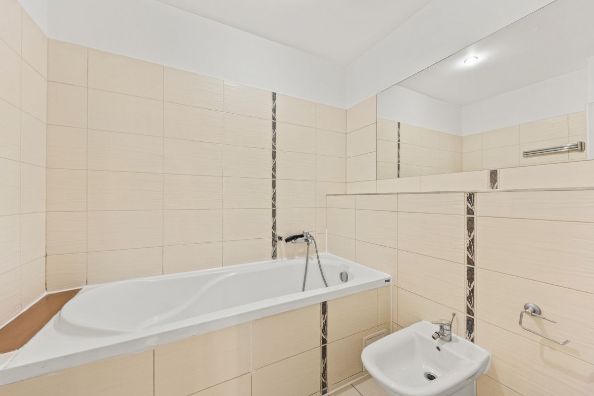 Duże słoneczne ciche, dwa balkony, garaż, winda — zdjęcie 3