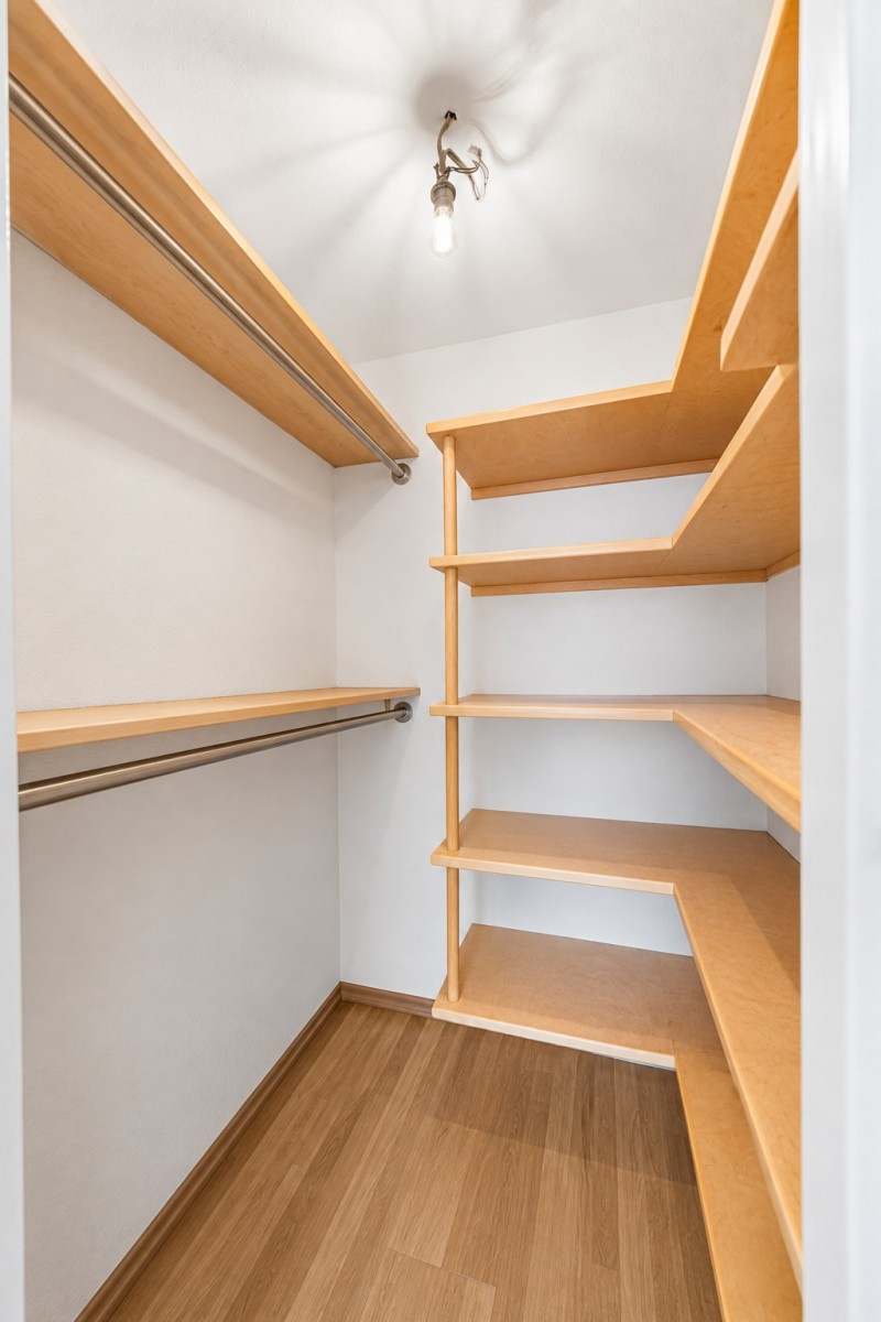 Dwupoziomowy apartament w sercu Włoch-4 pokoje-2 ł — zdjęcie 5