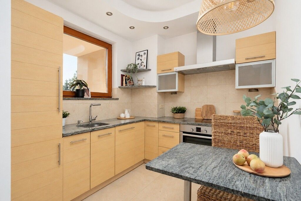 Gotowe  2 pokoje - możliwe 3  Balkon  Garaż — zdjęcie 2