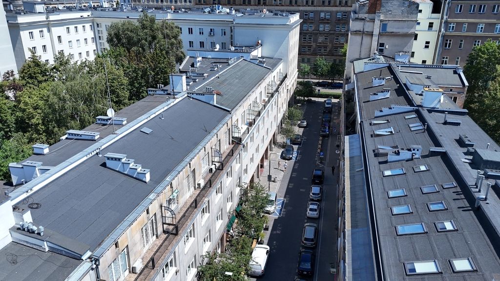 Przedwojenna Kamienica  Metro M1 Politechnika  Pol — zdjęcie 3