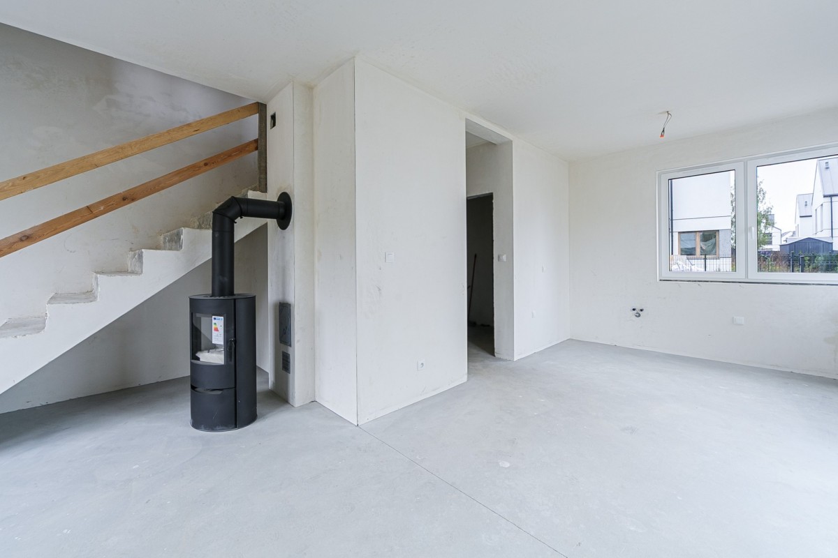 Nowoczesny dwupoziomowy segment (72,56 m²) z wyłąc — zdjęcie 4