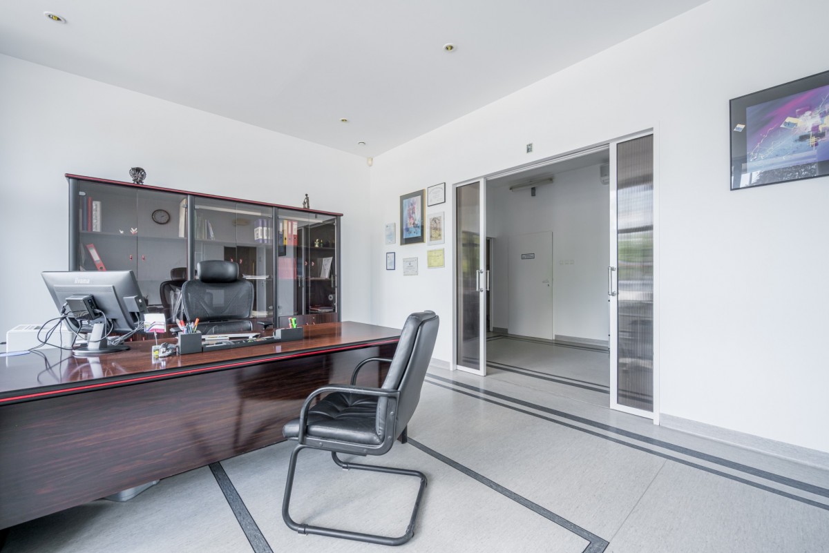 Lokal komercyjny 134 m² | Witryny | Metro Ulrychów — zdjęcie 4