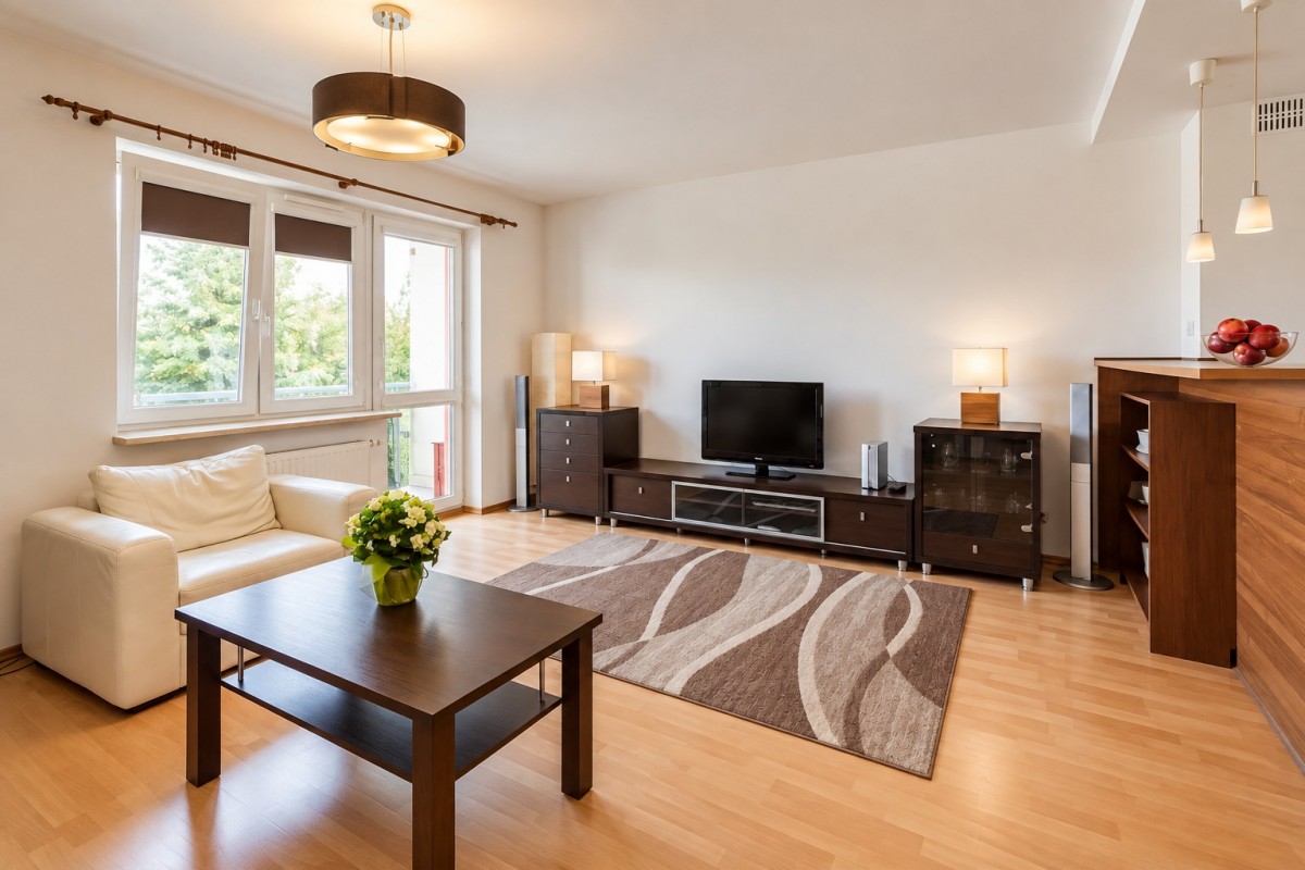 Duże 2 pokojowe mieszkanie, balkon, garaż — zdjęcie 2