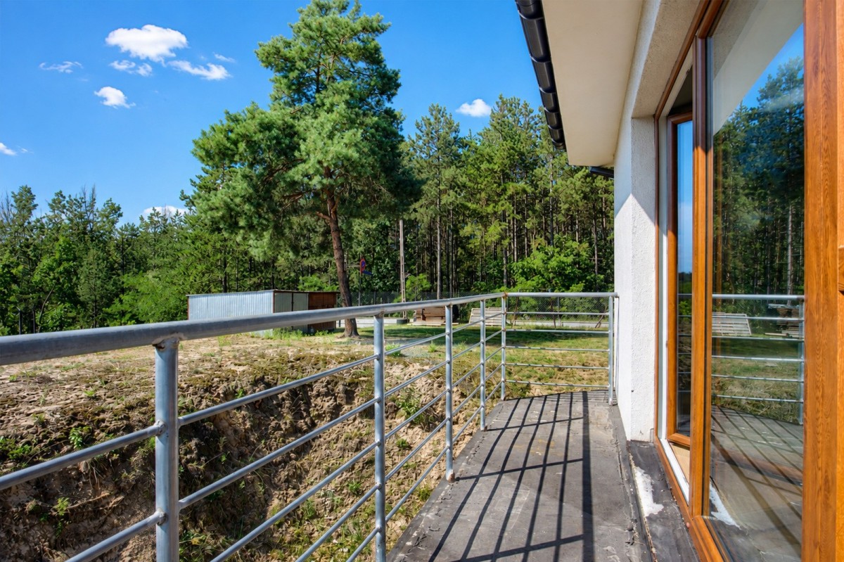 Dom wolnostojący  wśród sosen | działka 1815 m² — zdjęcie 3