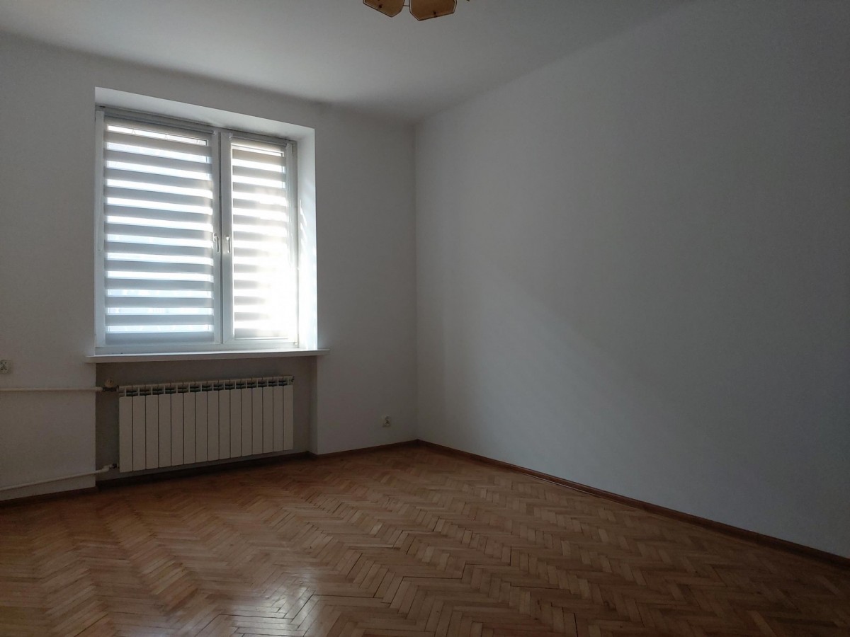 Rozkładowe, ciche  3 pokojowe przy Placu Hallera — zdjęcie 1