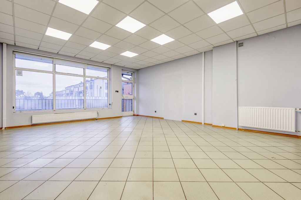 Duży lokal w centrum Legionowa - na wynajem — zdjęcie 2