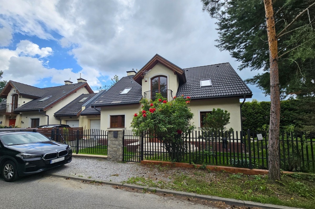 Bliźniak w Żabieńcu, 5 pokoi, garaż, taras, ogród. — zdjęcie 3