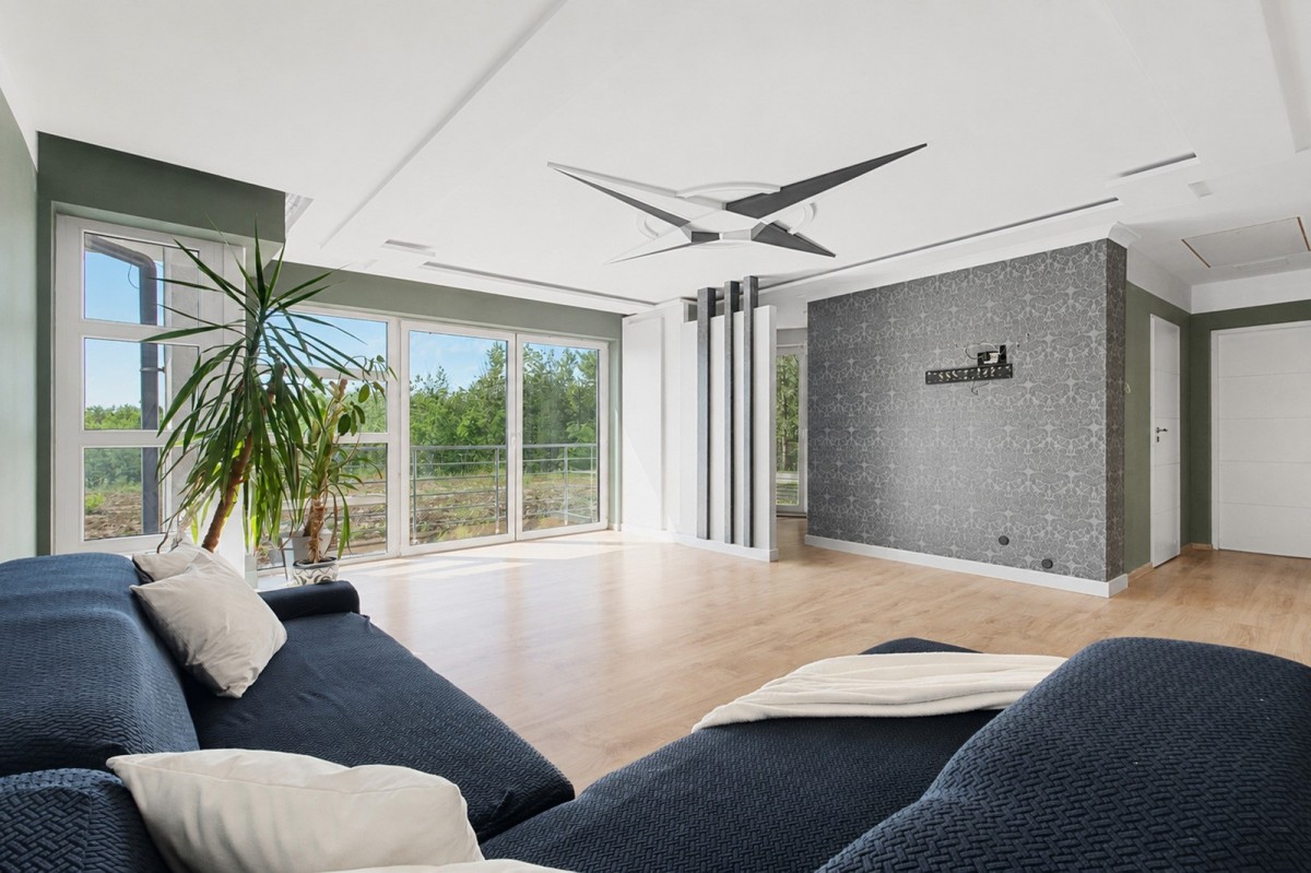 Dom wolnostojący  wśród sosen | działka 1815 m² — zdjęcie 1