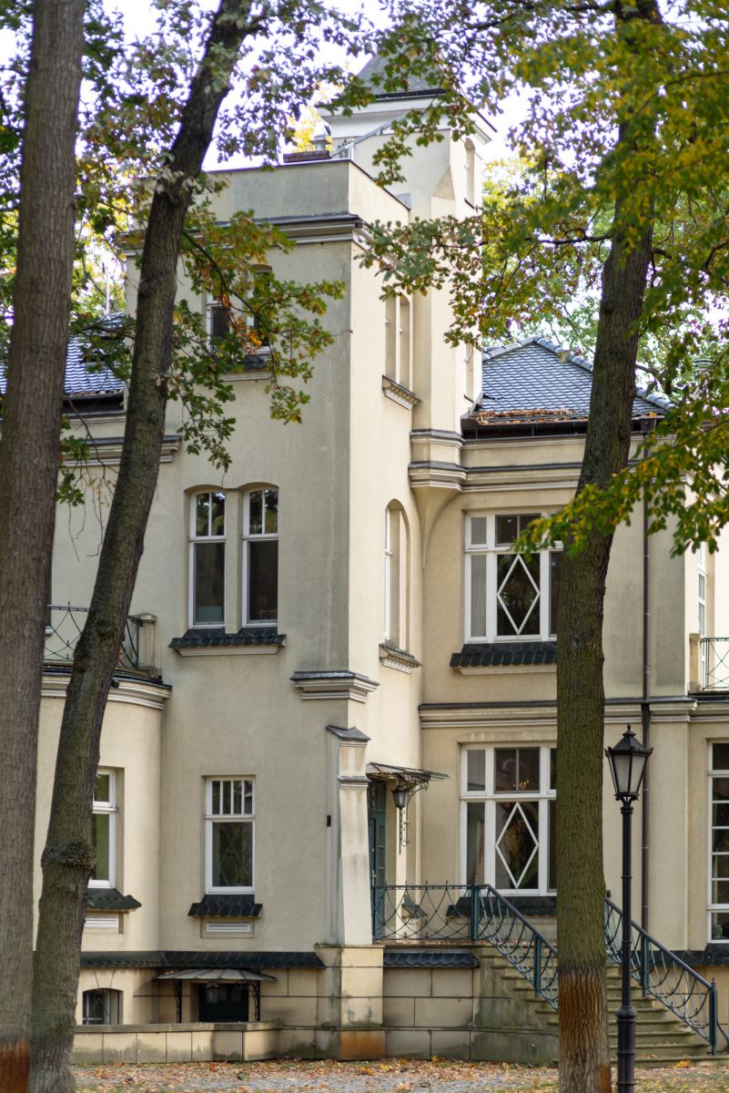 Historyczna rezydencja z prywatnym parkiem — zdjęcie 5