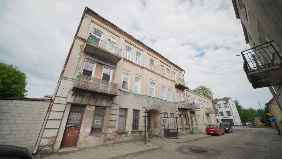 Kamienica w ścisłym centrum Wołomina — zdjęcie 1